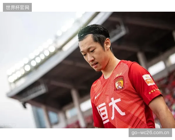 远藤航是日本队中场绝对核心，其经验与拦截能力是防线前的关键屏障。
